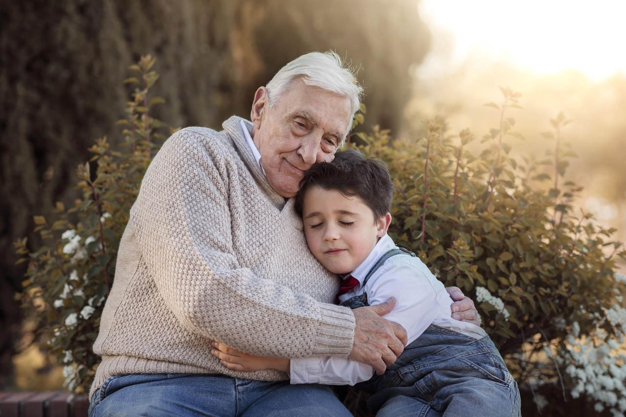 Abuelos y nietos, la importancia de pasar tiempo con nuestros mayores